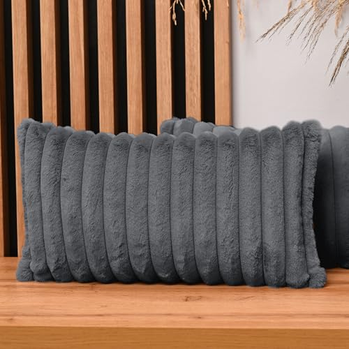 2er Set Kissenbezug 30x50 cm Graphit quadratisch - aus Pelzimitat mit Nähten, mit Reißverschluss - dekorative Kissenbezüge für Kissen 30x50, Deko Schlafzimmer, Deko Wohnzimmer von MG Design