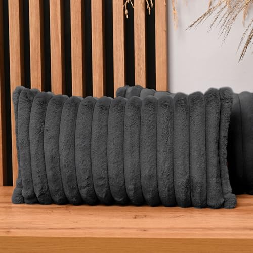 2er Set Kissenbezug 30x50 cm anthrazit quadratisch - aus Pelzimitat mit Nähten, mit Reißverschluss - dekorative Kissenbezüge für Kissen 30x50, Deko Schlafzimmer, Deko Wohnzimmer von MG Design