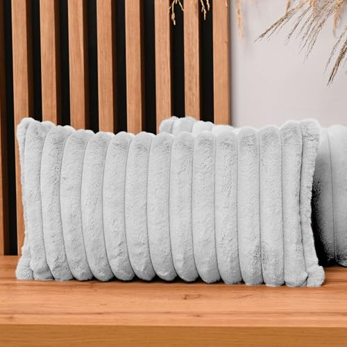 MG Design 2er Set Kissenbezug 30x50 cm hellgrau rechteck - aus Pelzimitat mit Nähten, mit Reißverschluss - dekorative Kissenbezüge für Kissen 30x50, Deko Schlafzimmer, Deko Wohnzimmer von MG Design
