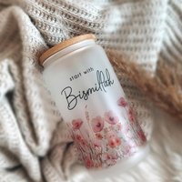 Glasbecher 520Ml - Start With Bismillah | Mit Bambusdeckel & Strohhalm Blumenmotiv Geschenkidee von MGeschenkeparadies