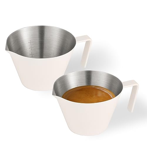 MHW-3BOMBER 2 Pcs Espressotassen 100ml（3.3 oz) mit EdlStahlgriff, Kaffee Messglas Kännchen rostfreie Stähle Espresso-Messbecher Espresso Messbecher, Soßenbecher Dipschalen 100ml (Mattweiß) von MHW-3BOMBER