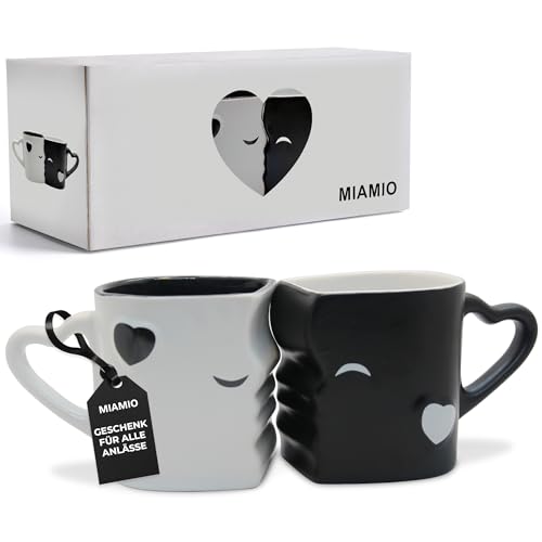 MIAMIO - Kaffeetassen/Küssende Tassen Set Geschenke für Frauen/Männer/Freund/Freundin zur Hochzeit/Weihnachten aus Keramik (Schwarz) von MIAMIO