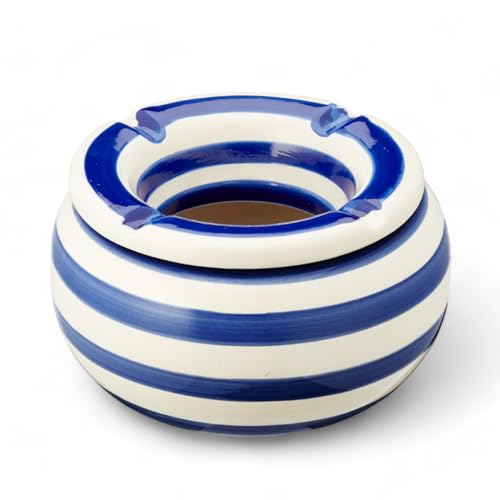 MIJOMA Sturmaschenbecher Windaschenbecher aus Dolomit, Keramik-Tischaschenbecher mit Deckel, wetterfest witterungsbeständig, für Innen- & Außenbereich (Blau-Weiß gestreift, Ø11 cm) von MIJOMA