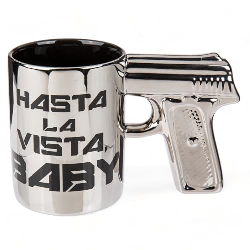 MIJOMA stilvoller Kaffeebecher mit einzigartigem Revolvergriff - Eleganter Henkelbecher aus robustem Steingut für das besondere Kaffeevergnügen, ca. 18 x 10 cm (Hasta la Vista) von MIJOMA