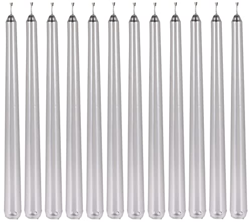 Set Stabkerzen Dinnerkerzen Leuchterkerzen Tafelkerzen Spitzkerzen metallische Optik 7 Stunden Brenndauer (25cm - 12 Stück, Silber) von MIJOMA