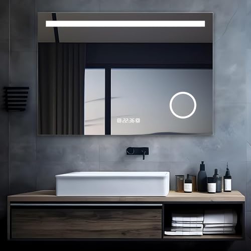 MIQU LED Badspiegel mit Beleuchtung 80x60 cm Badezimmerspiegel, Bad Groß Spiegel mit Steckdose Uhr Touch Dimmbar 3 Farben Licht Beschlagfrei Vergrößerung Wandspiegel für Badezimmer, WC, Flur von MIQU