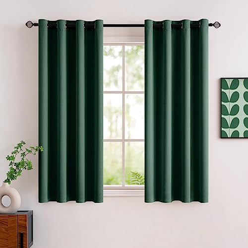MIULEE Vorhänge Dunkelgrün Blickdicht mit Ösen, Schöner Weicher Verdunklungsvorhänge zum Verdunkeln von Räumen, 2er Set Gardinen Abdunkelnd Schlafzimmer Wohnzimmer Thermovorhang Kälteschutz 140X175 CM von MIULEE
