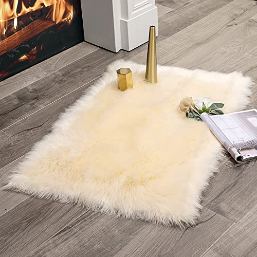 MIULEE Faux Fell Teppich Flauschig Weiche Warm Modern Bodenmatte Sofa Matte Kunstfell Dekofell Rechteck Bettvorleger Wolle Longhair Optik Gemütliches 60x90 cm Beige von MIULEE