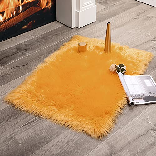 MIULEE Faux Fell Teppich Flauschig Weiche Warm Modern Bodenmatte Sofa Matte Kunstfell Dekofell Rechteck Bettvorleger Wolle Longhair Optik Gemütliches 60x90 cm Golden von MIULEE