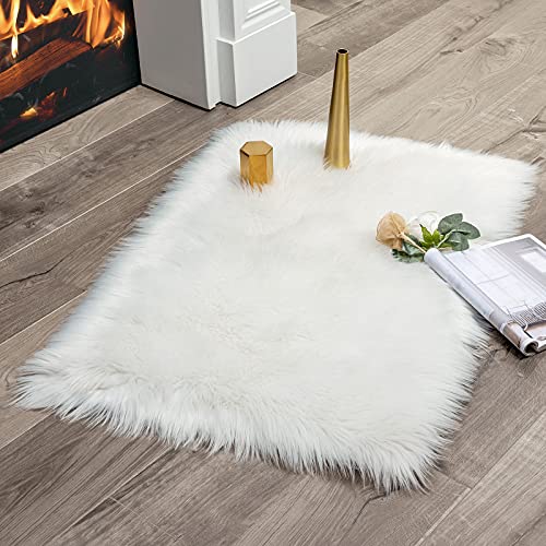 MIULEE Faux Fell Teppich Flauschig Weiche Warm Modern Bodenmatte Sofa Matte Kunstfell Dekofell Rechteck Bettvorleger Wolle Longhair Optik Gemütliches 60x90 cm Weiß von MIULEE