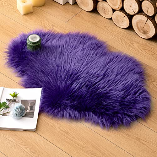 MIULEE Faux Fell Teppich Flauschig Weiche Warm Modern Bodenmatte Sofa Matte Kunstfell Dekofell Unregelmäßig Bettvorleger Wolle Longhair Optik Gemütliches 60x90 cm Lila von MIULEE