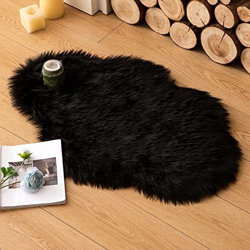 MIULEE Faux Fell Teppich Flauschig Weiche Warm Modern Bodenmatte Sofa Matte Kunstfell Dekofell Unregelmäßig Bettvorleger Wolle Longhair Optik Gemütliches 60x90 cm Schwarz von MIULEE