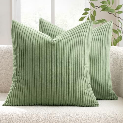 MIULEE Kissenbezug Kordsamt Zierkissenbezug Dekokissen Sofakissen Kord Kissenhülle Dekorative Zierkissenbezüge Weiches Kissen für Sofa Zuhause Schlafzimmer 45x45 cm Bohnengrün MIULEE Kissenbezug Kordsamt Zierkissenbezug Dekokissen Sofakissen Kord Kissenhülle Dekorative Zierkissenbezüge Weiches Kissen für Sofa Zuhause Schlafzimmer 45x45 cm Bohnengrün von MIULEE