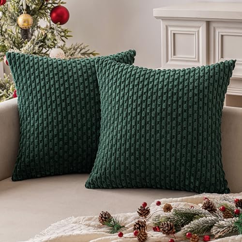 MIULEE Weihnachten Kordsamt Kissenbezug Kissenbezüge Dekorative Kissenhülle Moderne Sofakissen Kissen Dekokissen Couchkissen Zierkissen Weicher für Sofa Wohnzimmer 2er Set 45x45 cm Dunkelgrün MIULEE Weihnachten Kordsamt Kissenbezug Kissenbezüge Dekorative Kissenhülle Moderne Sofakissen Kissen Dekokissen Couchkissen Zierkissen Weicher für Sofa Wohnzimmer 2er Set 45x45 cm Dunkelgrün von MIULEE
