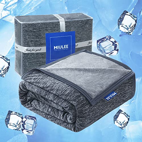 MIULEE Kühldecke Sommerdecke 150x200cm Erwachsene und Kinder 2 in 1 Selbstkühlende Decken mit Arc-Chill Q-MAX>0.4 Kühlfasern Wohndecke Sofadecke Grau von MIULEE