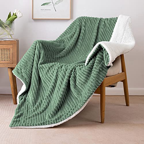 MIULEE Kuscheldecke Dicke Wohndecke Lammdecke Bettdecke Gestreifte Flauschige Weiche Decke Sofaüberwurf Couchdecke für Bett Sofa Wohnzimmer 125x150 cm Matcha Grün von MIULEE