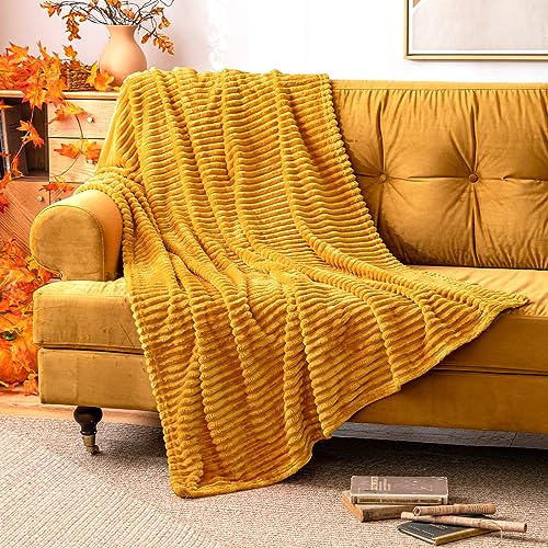 MIULEE Kuscheldecke Fleecedecke Flanell Decke Einfarbig Wohndecken Couchdecke Flauschig Überwurf Mikrofaser Tagesdecke Sofadecke Blanket Für Bett Sofa Schlafzimmer Büro 85x95Inch 220x240cm Orangegelb von MIULEE