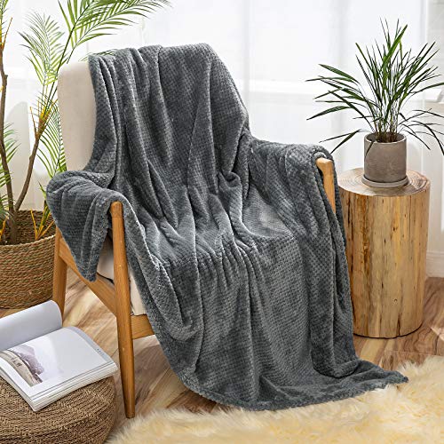 MIULEE Kuscheldecke Granulat Fleecedecke Flanell Decke Weich Flauschig Einfarbig Wohndecken Couchdecke Sofadecke Blanket für Bett Sofa Schlafzimmer Büro, 150x200 cm Dunkelgrau von MIULEE