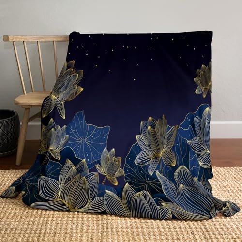 Kuscheldecke Lotus und Blätter Flauschige Decke Linienmalerei Warme Fleecedecke Sofadecke Wohndecke Couchdecke, Superweich und Kuschelig, 150x200cm, Dunkelblau Kuscheldecke Lotus und Blätter Flauschige Decke Linienmalerei Warme Fleecedecke Sofadecke Wohndecke Couchdecke, Superweich und Kuschelig, 150x200cm, Dunkelblau von MLSOWM