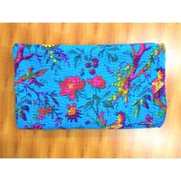 Handgefertigte Kantha Quilt, Boho Tagesdecke, Bettüberwurf, Quilt von MONIKAENTERPRISIndia