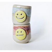 Becher Smiley Lachen Oder Grumpy Aus Keramik; Kaffeebecher Moody Cup; Trinkbecher Stimmung Laune; Keramikbecher Emoji von MONIYceramics