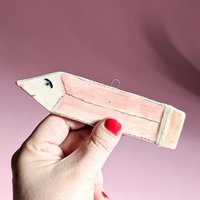 Keramik Wandbild Buntstift Für's Kinderzimmer; Ausgefallene Deko Kinder von MONIYceramics