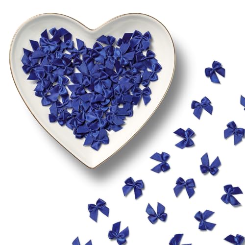 MORSUNBELA Geschenkschleifen, 100 Stück Mini Schleifen Deko, Selbstklebend Kleine Schleifen Satinschleifen für DIY Nähen, Hochzeit Deko, Karten, Geschenk - Tiefblau MORSUNBELA Geschenkschleifen, 100 Stück Mini Schleifen Deko, Selbstklebend Kleine Schleifen Satinschleifen für DIY Nähen, Hochzeit Deko, Karten, Geschenk - Tiefblau von MORSUNBELA
