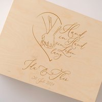 Erinnerungskiste Hochzeit Personalisiert - Hochzeitsgeschenk | Holzkiste Personalisiert Blumenkranz Andenken Brautpaar von MRSDECODE
