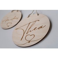 Namensschild Kinderzimmer Mit Herz| Türschild Holzschild Babyzimmer Baby Junge Mädchen Personalisiert Geschenk Geburt Geburtstag Gravur von MRSDECODE
