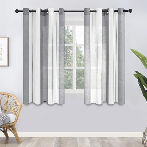 MRTREES Voile Gardinen Kurz Vorhang Halbtransparent Streifen Stores Schals mit Ösenschal Moderner Wohnstil Weiß+Grau 122×140cm (H×B) für Dekoration Kinderzimmer Wohnzimmer Schlafzimmer 2er-Set von MRTREES