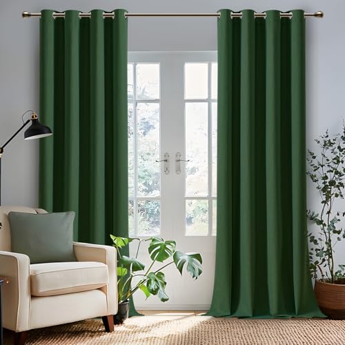 MRTREES Vorhänge Schlafzimmer 100% Blickdicht Dunkelgrün Gardinen Leinenoptik 2er Set, Thermovorhang Kälteschutz mit Ösen für Wohnzimmer, Vorhang Verdunkelung 245 cm Lang, 132 cm Breit von MRTREES
