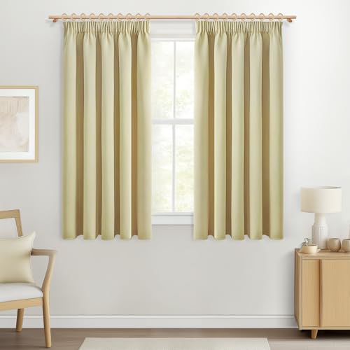 MRTREES Vorhang Blickdicht mit Kräuselband Vorhänge Wohnzimmer 160x140cm (HxB) Biscotti Beige Gardinen Kurz 2er Set Gardine Blackout für Schlafzimmer Wohnzimmer und Küche von MRTREES
