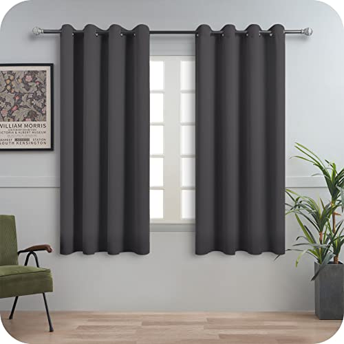 MRTREES Vorhänge Blickdicht Dunkelgrau Kurz Modern 100% Verdunkelungsvorhang 2er Set Gardinen mit Ösen Thermogardine 145x140 cm Blackout Curtains Gardine Kinderzimmer Junge von MRTREES