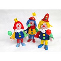 Clown-Eierbecher Eierwärmer-Luftballon Zirkus Karneval Zylinder Hut Fasching Geburtstag Tortenfigur Amigurumi von MRWolldesign