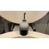 Ölflasche Mit Edelstahlausgießer von MRkeramik