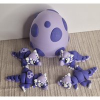 Süßer Lila Dino Im Gepunktetem Ei | Pachycephalosauria, Süß, Für Tierliebhaber Und Sammler, Deko, Geschenk, 3D Druck, Farbwahl, P13 Süßer Lila Dino Im Gepunktetem Ei | Pachycephalosauria, Süß, Für Tierliebhaber Und Sammler, Deko, Geschenk, 3D Druck, Farbwahl, P13 von MS3DDruck24