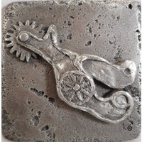 Western Pewter | Spur 10 X cm Dekorative Metallwandfliese von MTPortrait