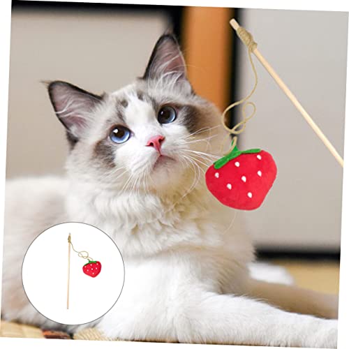 MUELODSIC Interaktives Katzenspielzeug Cat Teaser Stick mit Rotem Erdbeer Design und Naturseil für Kätzchen Langlebig mit Geräuschfunktion Bewegung und Spielspaß im Indoor Bereich MUELODSIC Interaktives Katzenspielzeug Cat Teaser Stick mit Rotem Erdbeer Design und Naturseil für Kätzchen Langlebig mit Geräuschfunktion Bewegung und Spielspaß im Indoor Bereich von MUELODSIC