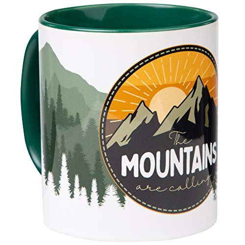 MUGSY | Keramiktasse mit Spruch MOUNTAINS ARE CALLING, zum Wandern & Reisen, Kaffeepott mit Berg-Motiv | 320 ml von MUGSY