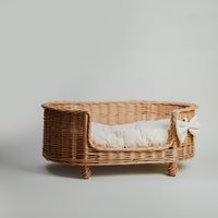 Wicker Haustierbett Mit Kuschelkissen - Handgefertigter Hunde- Und Katzenkorb von MUNIAnaturally