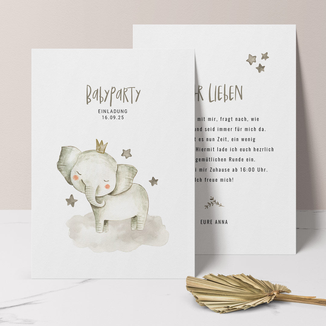 Einladung Babyparty 'Elefant', Postkarte (14.8x10.5) / 60 von MY FAM POSTER | Personalisierte Poster