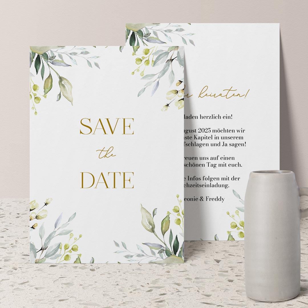 Personalisierte Save-the-Date Karte 'Greenery No1', Postkarte (14.8x10.5) / 30 von MY FAM POSTER | Personalisierte Poster