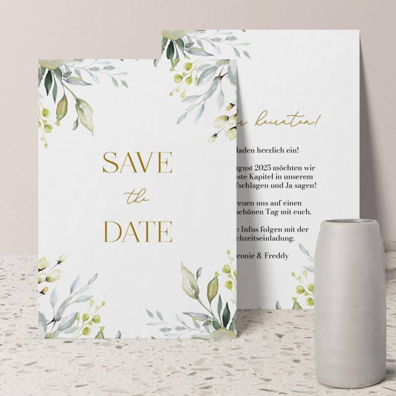 Personalisierte Save-the-Date Karte 'Greenery No1', Postkarte (14.8x10.5) / 70 von MY FAM POSTER | Personalisierte Poster