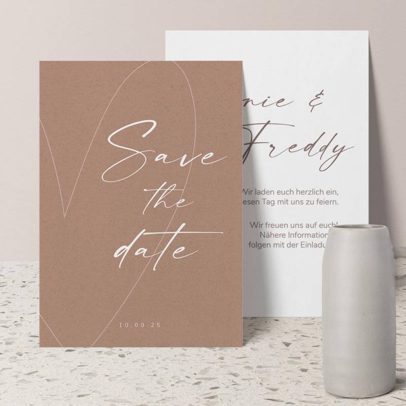Personalisierte Save-the-Date Karte 'Herzliebe', Postkarte (14.8x10.5) / 1 von MY FAM POSTER | Personalisierte Poster