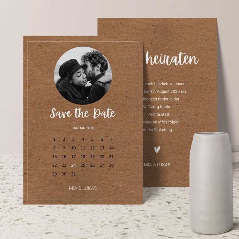 Save-the-Date Karte 'Kalender', Postkarte (14.8x10.5) / 100 von MY FAM POSTER | Personalisierte Poster