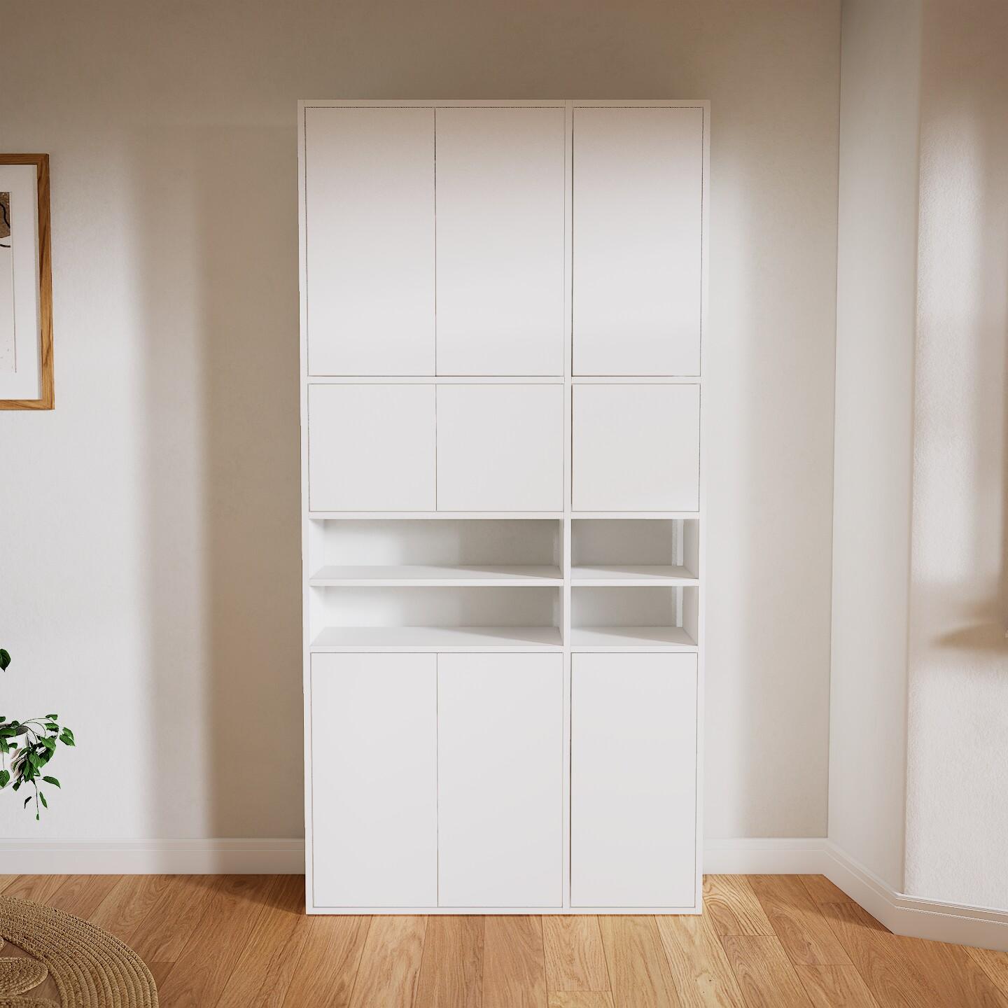 Wohnwand Weiß - Individuelle Designer-Regalwand: Türen in Weiß - Hochwertige Materialien - 115 x 233 x 34 cm, Konfigurator von MYCS