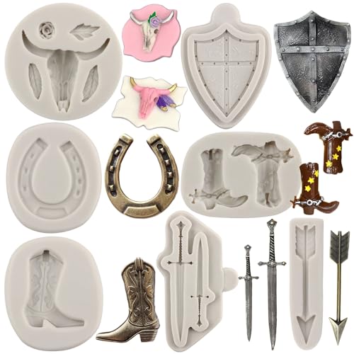 MYPRACS 7 Stück Stierkopf Silikonformen Hufeisenhuf Fondantform Cowboystiefel Feder Pfeil Schokoladenformen Schwert Schild Form für Kuchendekoration Cupcake Topper Gummipaste Süßigkeiten Polymerton MYPRACS 7 Stück Stierkopf Silikonformen Hufeisenhuf Fondantform Cowboystiefel Feder Pfeil Schokoladenformen Schwert Schild Form für Kuchendekoration Cupcake Topper Gummipaste Süßigkeiten Polymerton von MYPRACS