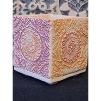 Keramik Blumentopf Eckig Mit Füßen in Orange/Rot Keramik Blumentopf Eckig Mit Füßen in Orange/Rot von MaJaHomeDecor