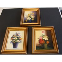 3 Miniaturbilder Öl Auf Holz Mit Goldfarbenem Holzrahmen Und Aufhängung Blumenstilleben 3 Miniaturbilder Öl Auf Holz Mit Goldfarbenem Holzrahmen Und Aufhängung Blumenstilleben von MaKoVintageShop