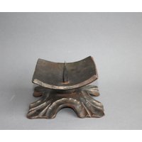 Kerzenhalter Bronze Antik Viereckiger Kerzenteller Auf 4 Füßen, Geschätzt Anfang 19. Jahrhundert von MaKoVintageShop